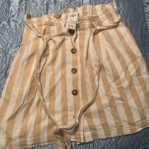 Hollister Fall button skirt with pockets 🍂